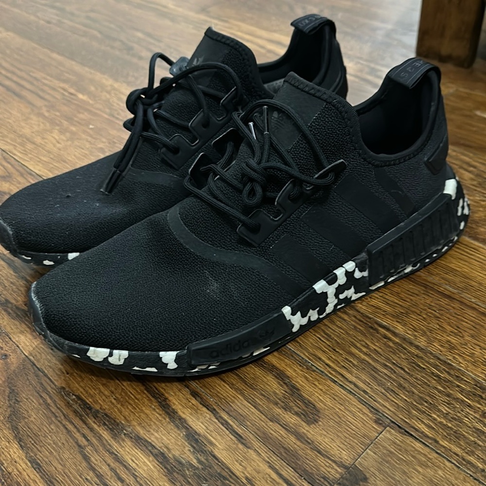 Adidas tennis’s shoes